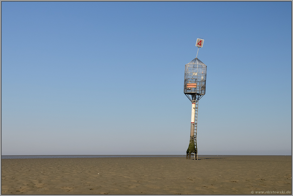 Rettungsbake Nr. 4... Wattenmeer *Nordsee* vor Cuxhaven bei Niedrigwasser